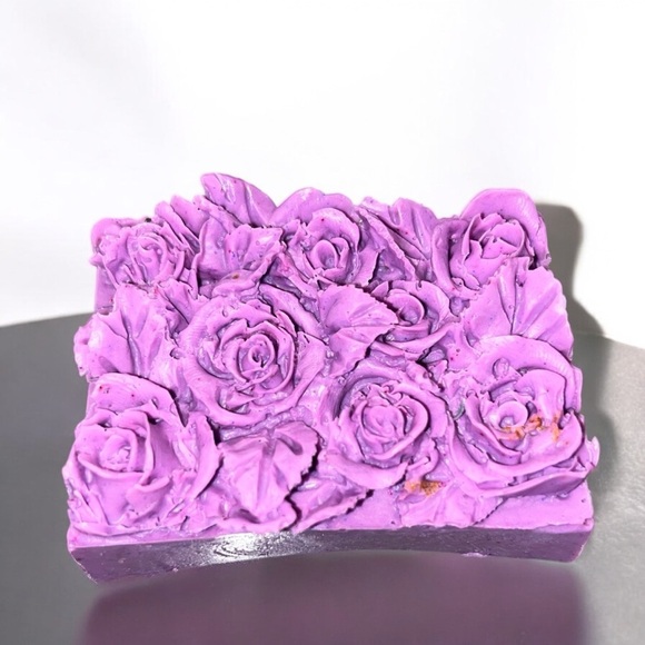 Lavender 3D roses handmade soap 2x3 inch 4oz donkey milk base with coconut oil - Picture 4 of 4